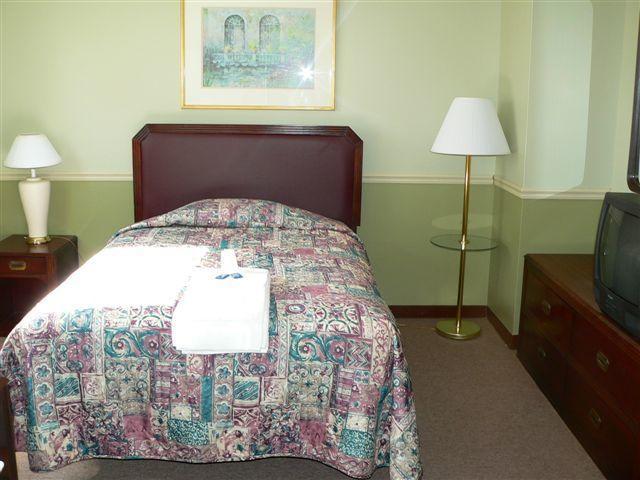 Brookside House Hotel Quincy Екстериор снимка